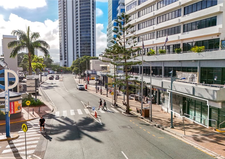 Click to view all images 10-11/9 Beach Rd Surfers Paradise QLD 4217 - Image 3