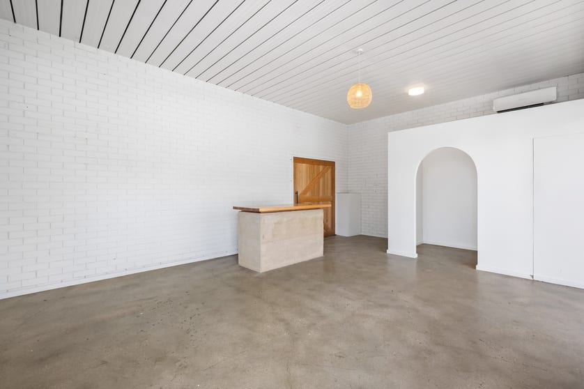 2/510 Smollett Street Albury NSW 2640 - Image 2