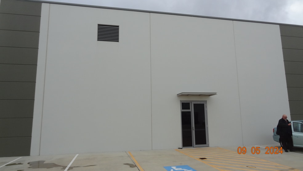 Click to view all images Lot 4/Unit 2, 20 Hemisphere Street Neerabup WA 6031 - Image 2