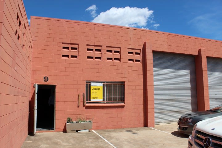 Click to view all images 9/106 Dalrymple Road Currajong QLD 4812 - Image 2