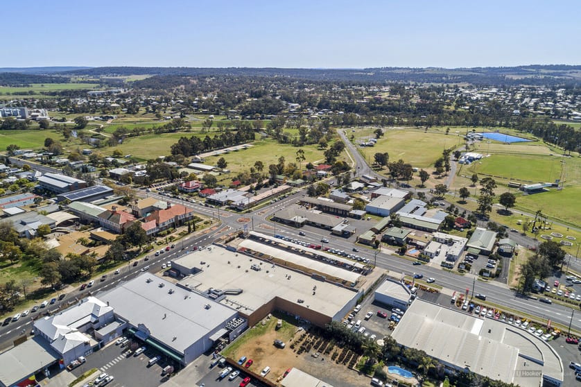 Click to view all images 1/64 Victoria Street Warwick QLD 4370 - Image 3