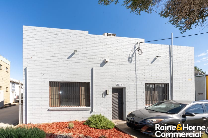 Click to view all images 12 Mortimer Place Wagga Wagga NSW 2650 - Image 1