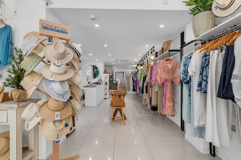 Click to view all images 5/5 Hastings Street Noosa Heads QLD 4567 - Image 3