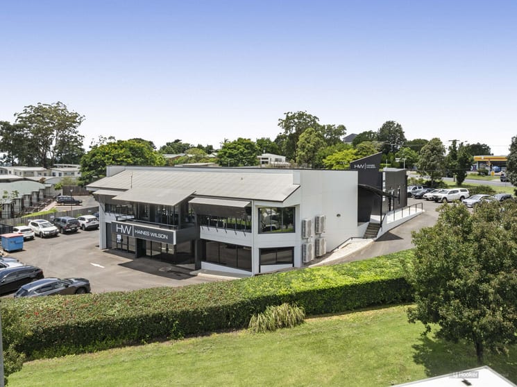 Click to view all images 3/4 Tourist Road East Toowoomba QLD 4350 - Image 1