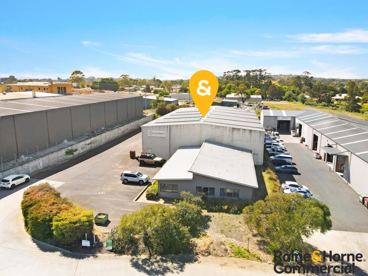 Click to view all images 11 Old Dairy Close Moss Vale NSW 2577 - Image 2