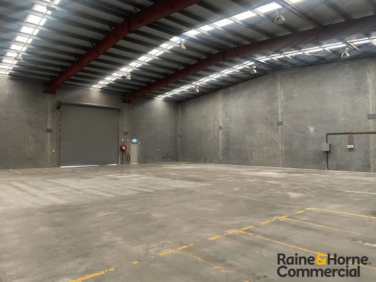 Click to view all images 11 Old Dairy Close Moss Vale NSW 2577 - Image 3