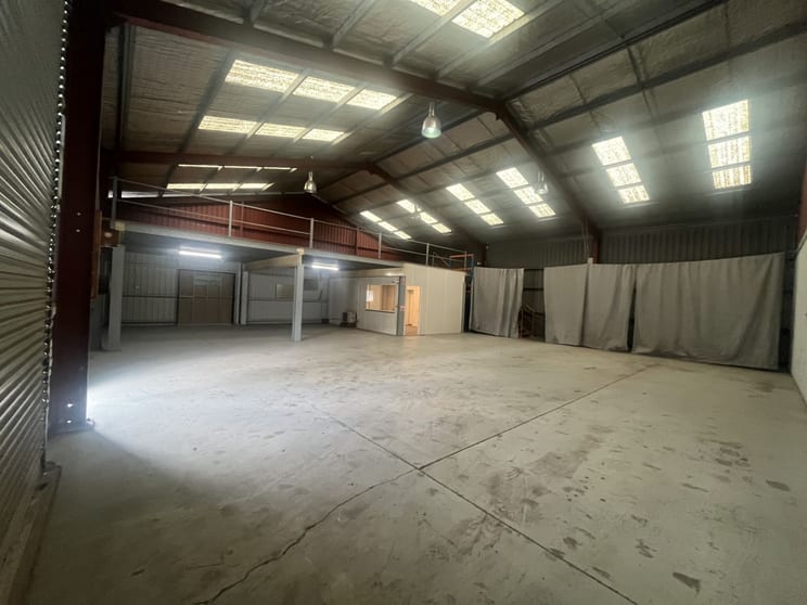 Click to view all images UNIT 2/133 Coreen Avenue Penrith NSW 2750 - Image 3