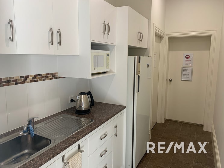 Suite 7/152 Fitzmaurice Street Wagga Wagga NSW 2650 - Image 1
