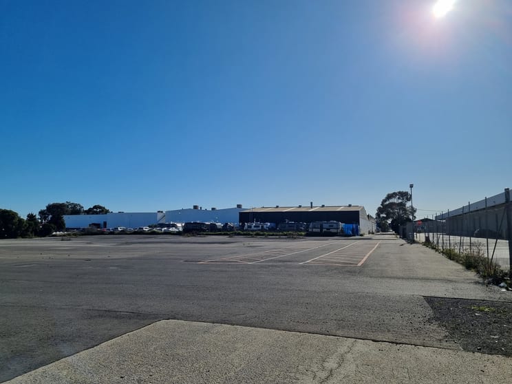 Click to view all images 221 Barry Road Campbellfield VIC 3061 - Image 2