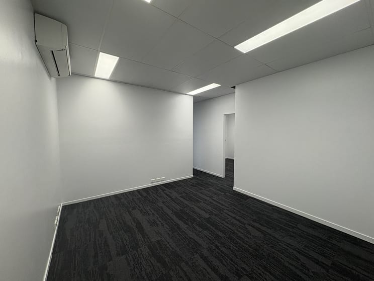 4/427 Gympie Road Strathpine QLD 4500 - Image 2