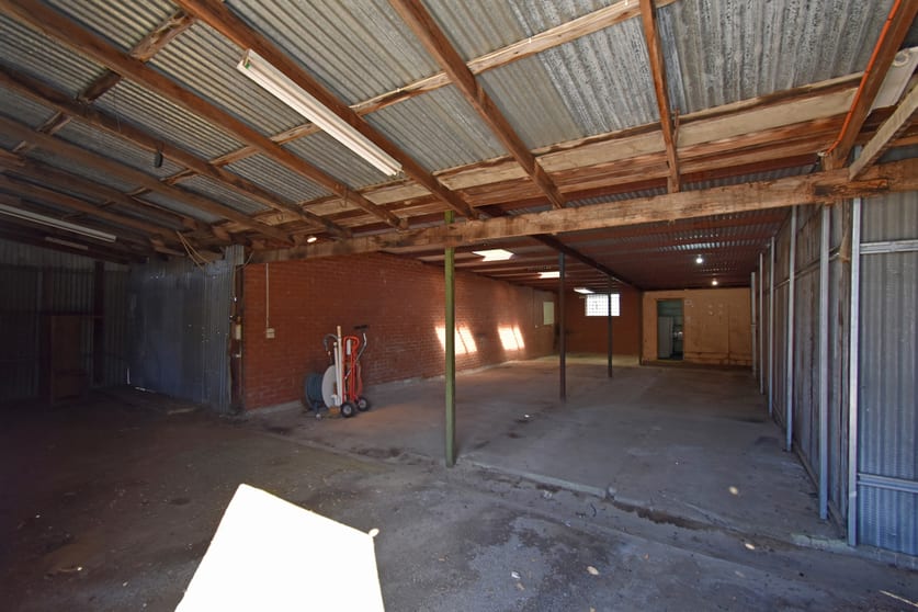 Click to view all images shed 2/71 Finch Street Beechworth VIC 3747 - Image 2