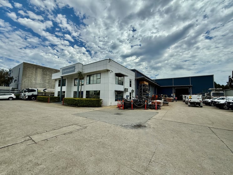 Click to view all images 33 Computer Road Yatala QLD 4207 - Image 1