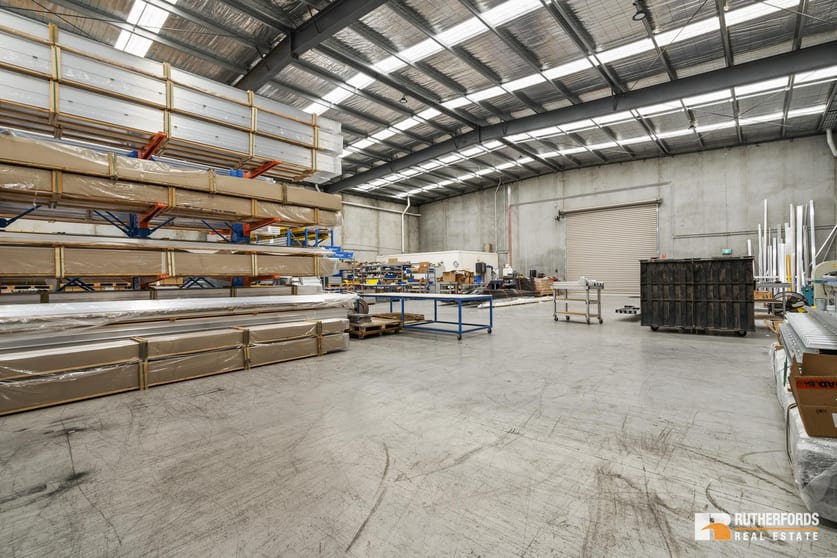 Click to view all images 4 Ravenhall Way Ravenhall VIC 3023 - Image 3
