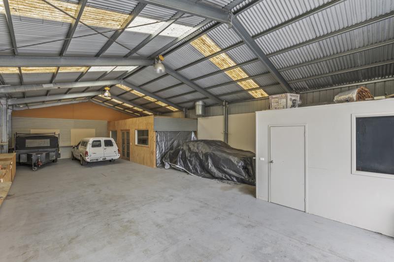 Part WH 5, 40 Gregory Avenue Newtown VIC 3220 - Image 2