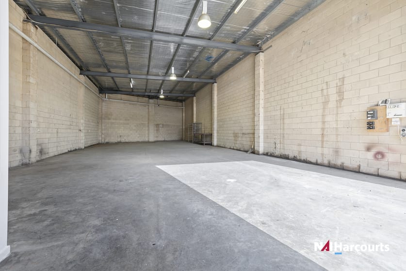 2/10 Lambert Avenue Newtown VIC 3220 - Image 2