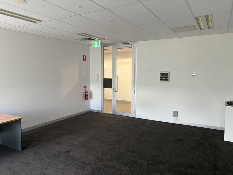 Click to view all images 30/296 Bay Road Cheltenham VIC 3192 - Image 3