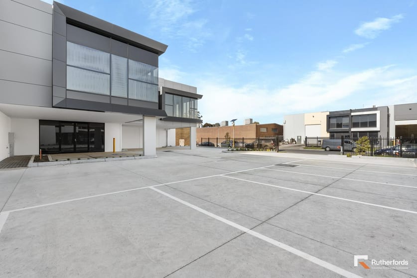 Click to view all images 10 Platinum Street Thomastown VIC 3074 - Image 2