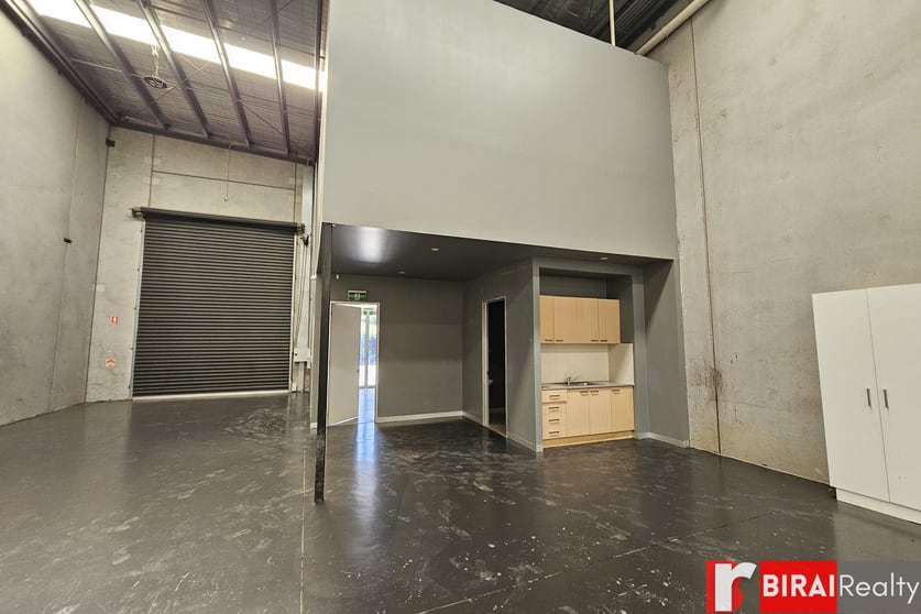Click to view all images 1/7 Geehi Way Ravenhall VIC 3023 - Image 3