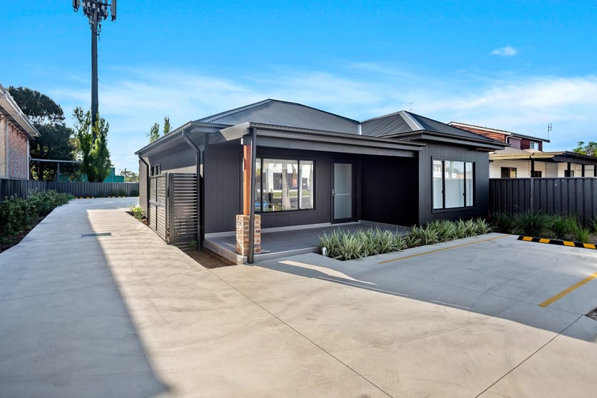 Click to view all images 127 Shellharbour Road Warilla NSW 2528 - Image 1