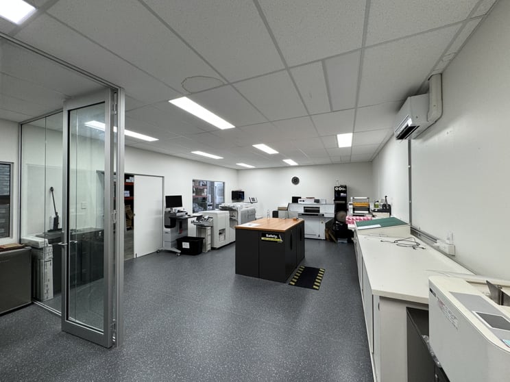 Click to view all images Unit 3/59-63 Captain Cook Drive Caringbah NSW 2229 - Image 3