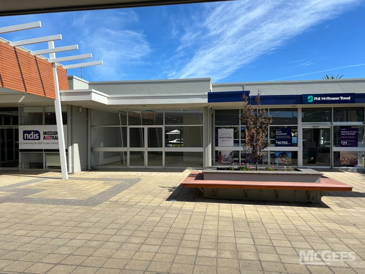 Click to view all images 10 & 11/46-52 Ocean Street Victor Harbor SA 5211 - Image 1