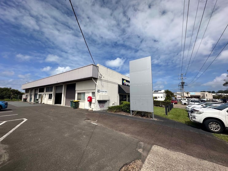 Click to view all images 1/18 Kayleigh Drive Maroochydore QLD 4558 - Image 2