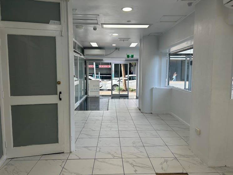 Shop 2/34 Hanlan Street Surfers Paradise QLD 4217 - Image 3