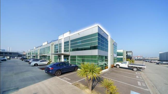 Click to view all images 17/3 Westside Ave Port Melbourne VIC 3207 - Image 1