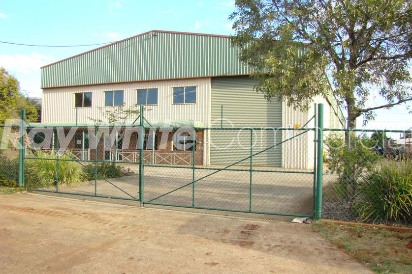 Click to view all images 6 Rocla Court Glenvale QLD 4350 - Image 3