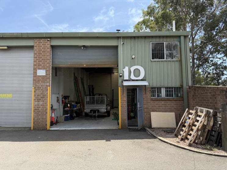 Click to view all images Unit 10/10-12 Harley Crescent Condell Park NSW 2200 - Image 1