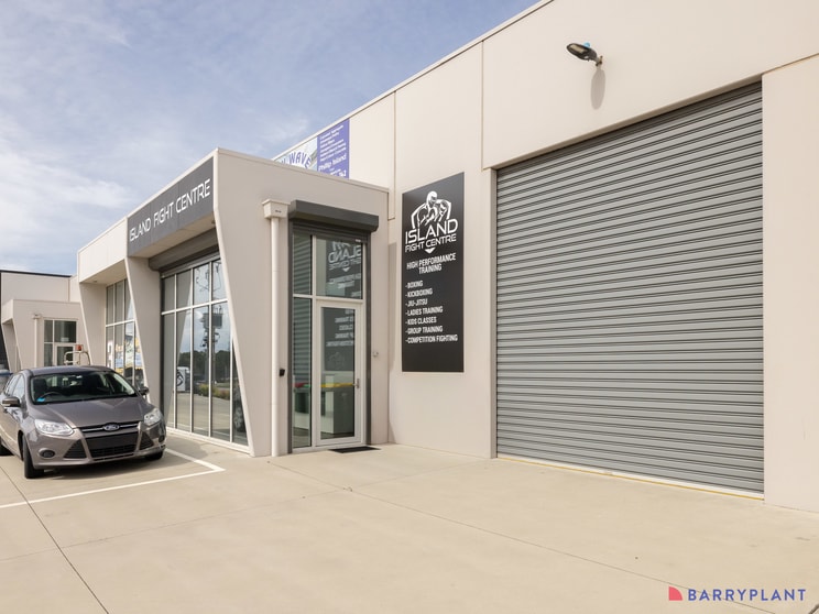 Click to view all images 2/1 Shorland Way Cowes VIC 3922 - Image 2