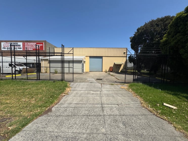 Click to view all images 28 Swift Way Dandenong South VIC 3175 - Image 3
