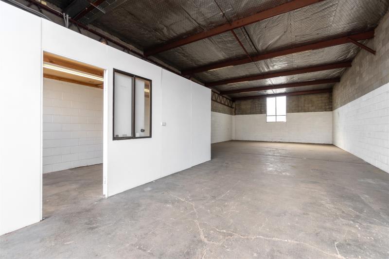 Click to view all images 56-58 Kembla Street Fyshwick ACT 2609 - Image 2