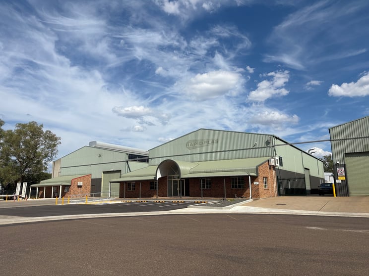 2/19 Macintosh Street Tamworth NSW 2340 - Image 1
