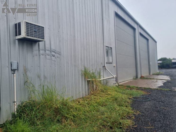 5 Littlefield St Blackwater QLD 4717 - Image 2