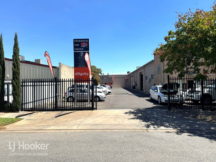 Click to view all images 2/6 Norma Avenue Ridgehaven SA 5097 - Image 2