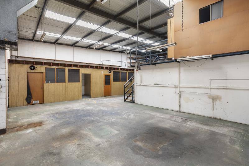Click to view all images Unit 7/10-12 Elonera Road Noble Park North VIC 3174 - Image 3