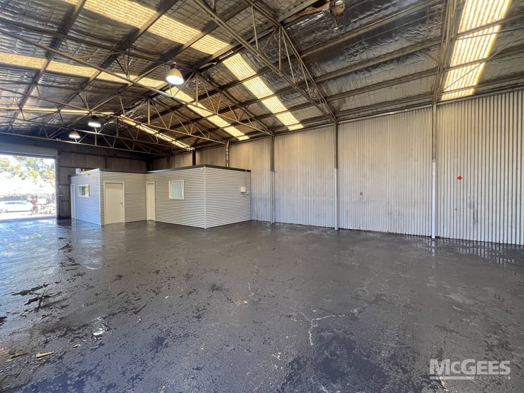 Click to view all images 2/6 Frederick Street Wingfield SA 5013 - Image 3