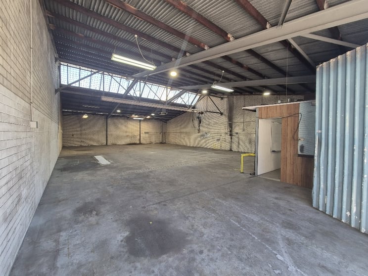 2/4 Pritchard Street O'connor WA 6163 - Image 2