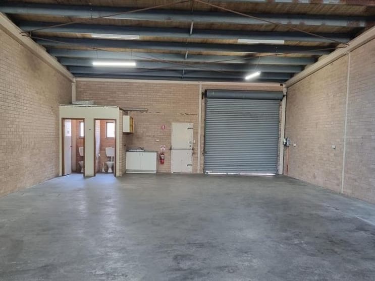 Click to view all images Unit 3/8 Bowen Crescent West Gosford NSW 2250 - Image 3