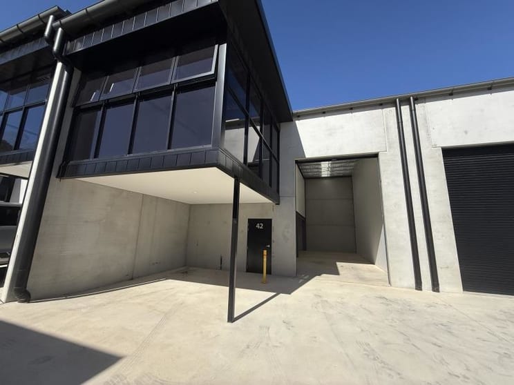 Click to view all images Unit F05/25 Val Reid Crescent Hume ACT 2620 - Image 1