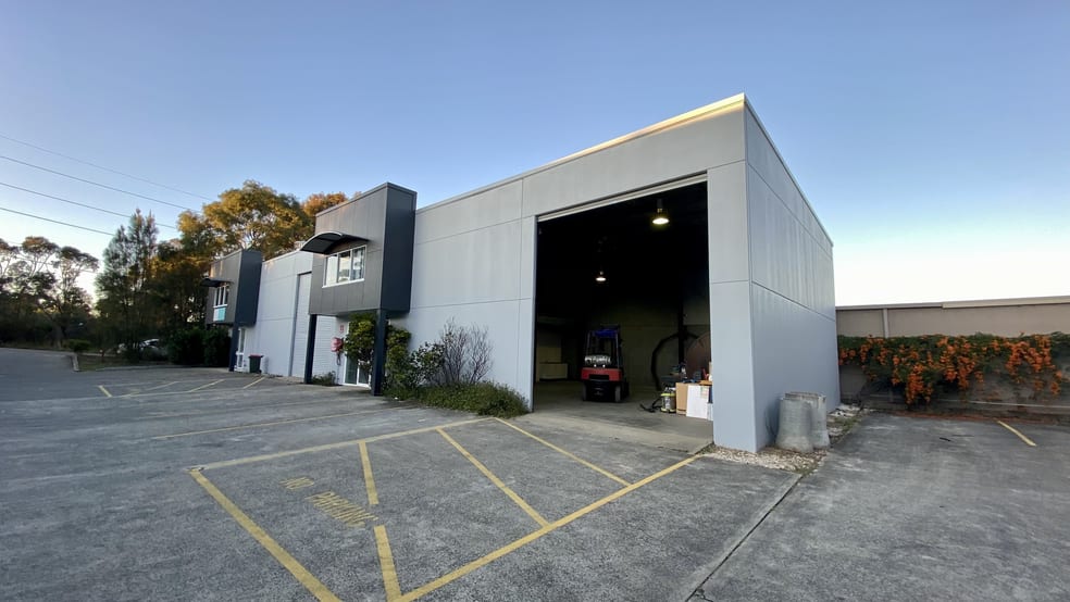 Click to view all images 2/3 O'Hart Close Charmhaven NSW 2263 - Image 3