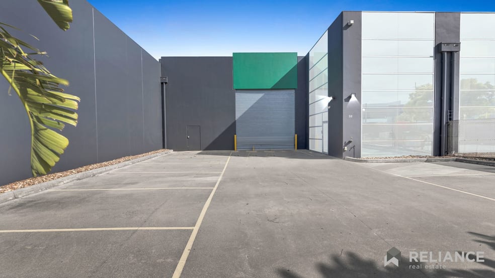 Click to view all images 32 Calarco Drive Derrimut VIC 3026 - Image 2