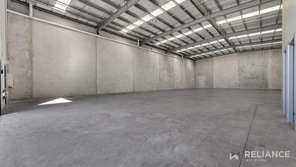 Click to view all images 32 Calarco Drive Derrimut VIC 3026 - Image 3