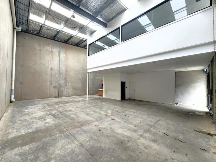 Click to view all images 3/11-13 Burnett Street Somerton VIC 3062 - Image 2