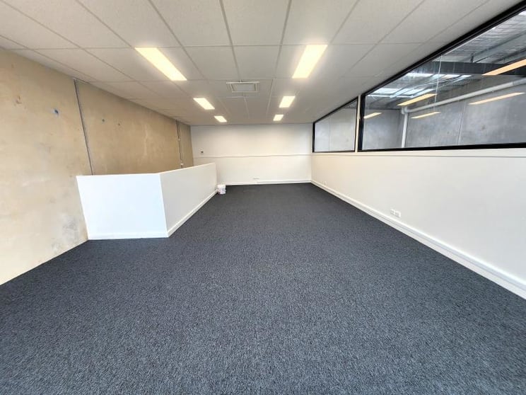 Click to view all images 3/11-13 Burnett Street Somerton VIC 3062 - Image 3