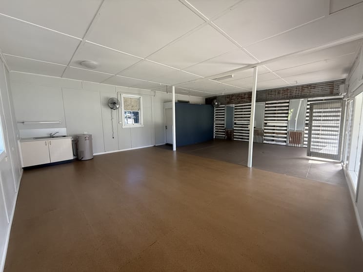 Click to view all images 2 Rudder Street East Kempsey NSW 2440 - Image 2