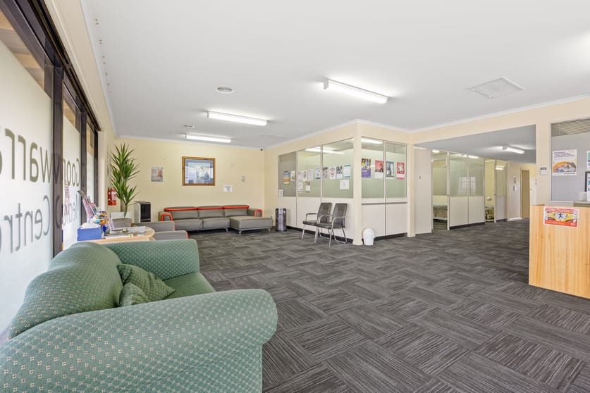 Click to view all images 165 Mollison Street Kyneton VIC 3444 - Image 3