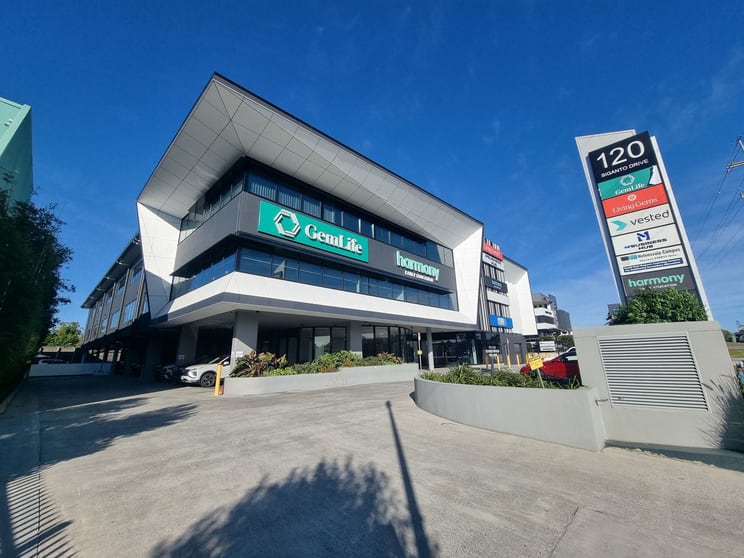 Click to view all images 120 Siganto Drive Helensvale QLD 4212 - Image 1