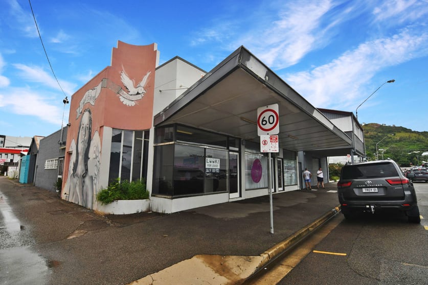 Click to view all images 1/6-8 Morris Street West End QLD 4810 - Image 1